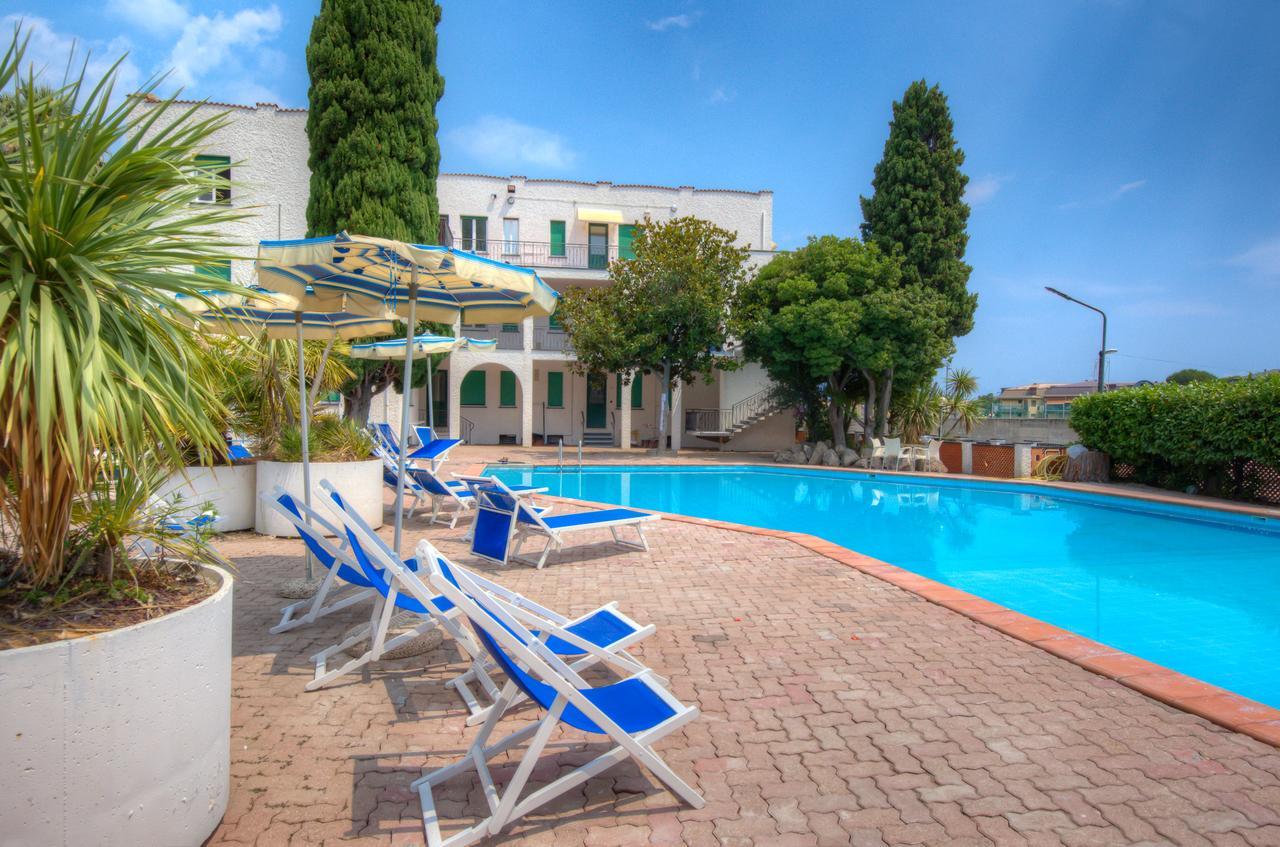 Hotel Riviera Pietra Ligure Exterior foto