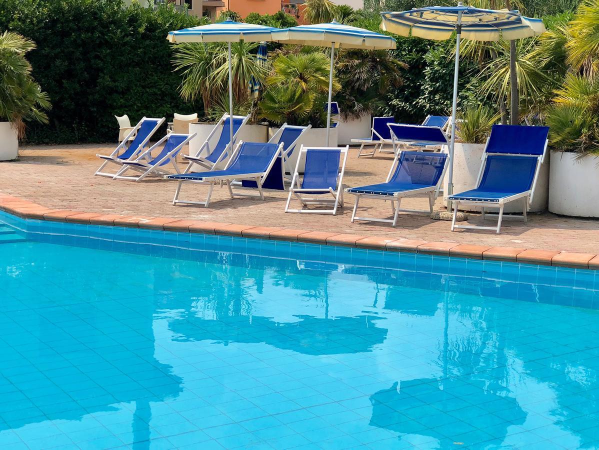 Hotel Riviera Pietra Ligure Exterior foto