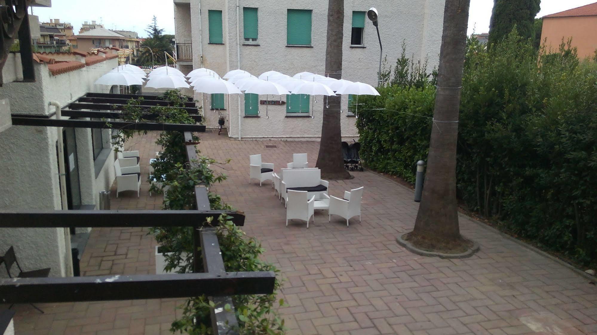 Hotel Riviera Pietra Ligure Exterior foto